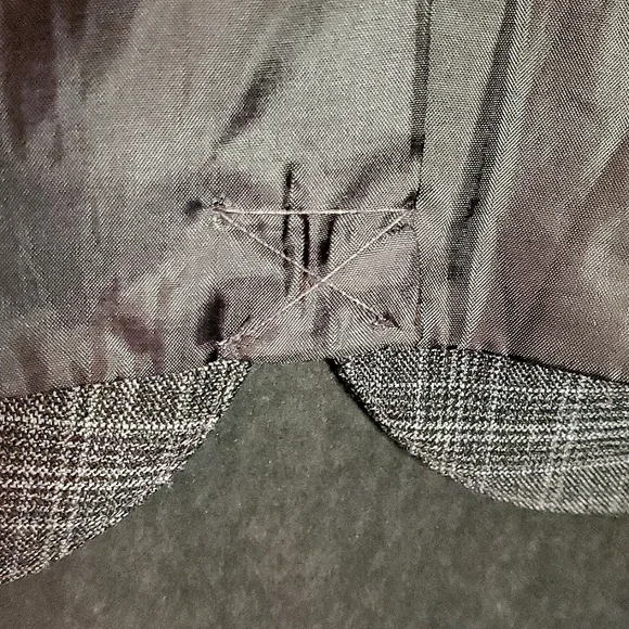 Van Heusen Studio Stretch Brown Plaid Ladies Vest - Medium - Picture 8 of 14